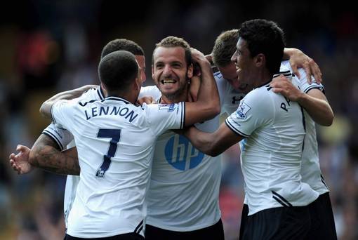 LONDON, ENGLAND - AUGUST 18:  Roberto Soldado of Tottenham Hotspur (C) celebrates scoring from the penalty spot with team mates during the Barclays Premier League match between Crystal Palace and Tottenham Hotspur at Selhurst Park on Augsut 18, 2013 in London, England.  (Photo by Jamie McDonald/Getty Images)